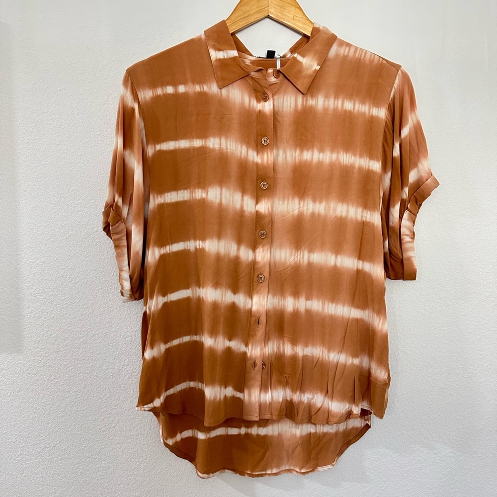 Clay color tie dye button down